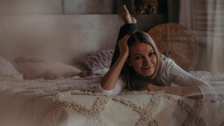 Sesja Danuty – sesja kobieca w apartamencie