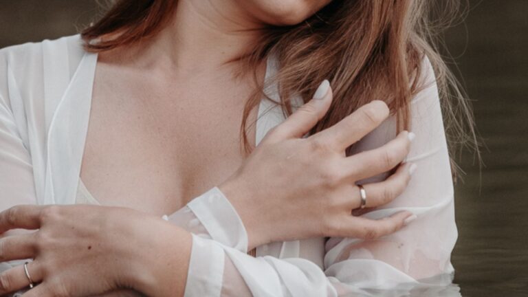 Sesja kobieca w wodzie