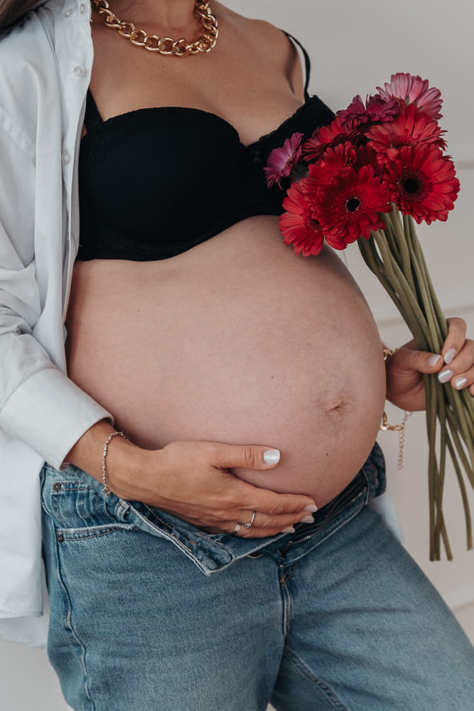 Sesja Ciążowa Śląsk, Sesja ciążowa Będzin, Sesja ciążowa w studio, Sesja ciążowa w plenerze, Markowa Fotografia, Karolina Marek Fotograf Śląsk, Profesjonalna sesja zdjęciowa
